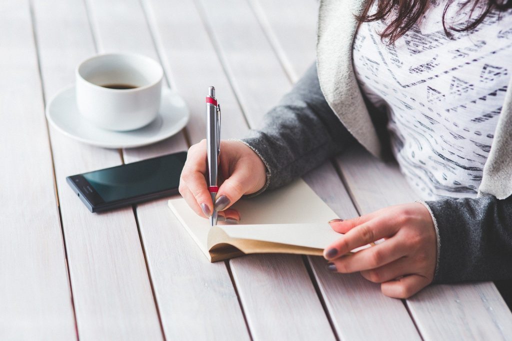 Which side hustle to start when you need money, that really works - Marketing Dreamz